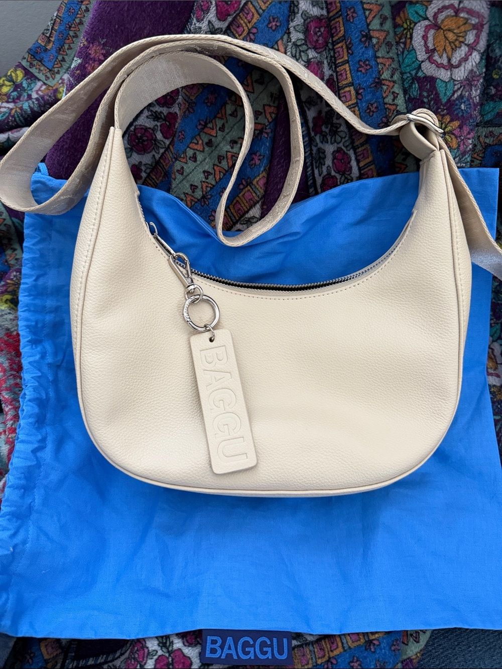 BAGGU. SMALL RECYCLED LEATHER FLAT CRESCENT BAG